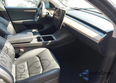 2025 Tesla Model Y Long Range Dual Motor All-Wheel Drive from USA, damaged, VIN 7SAYGDED2SF272932